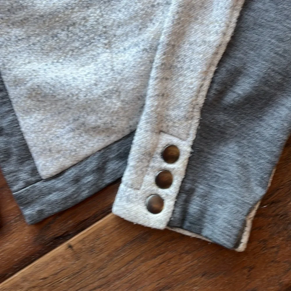 Cabi Blazer - Size Large. Style 211